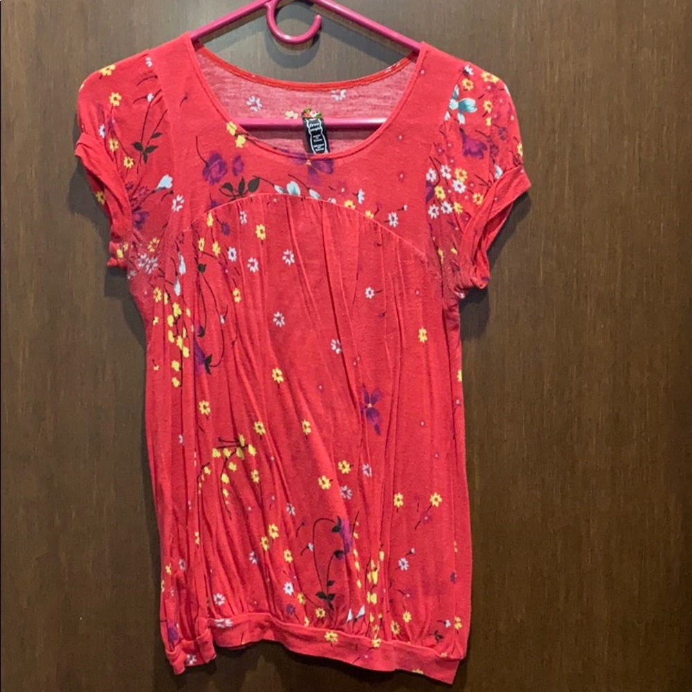 Short sleeve flowered red Free People top